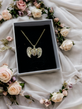 Carica l'immagine nel visualizzatore della galleria, Collana Ali d'angelo in oro 18kt