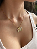 Carica l'immagine nel visualizzatore della galleria, Collana Ali d'angelo in oro 18kt